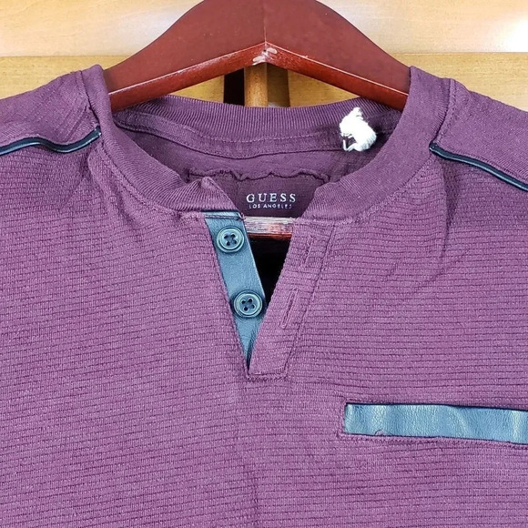 Guess Men's Tshirt In Burgundy - Picture 4 of 5